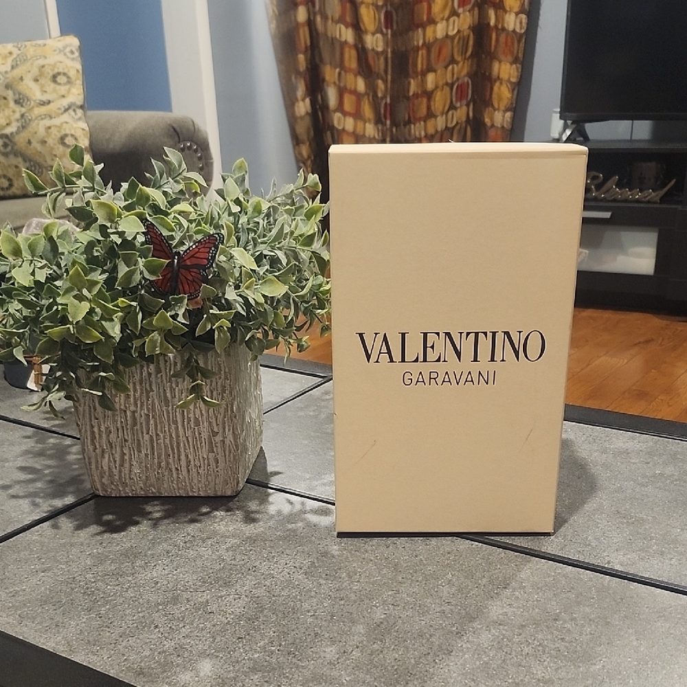 Valentino Garavani Cream Box